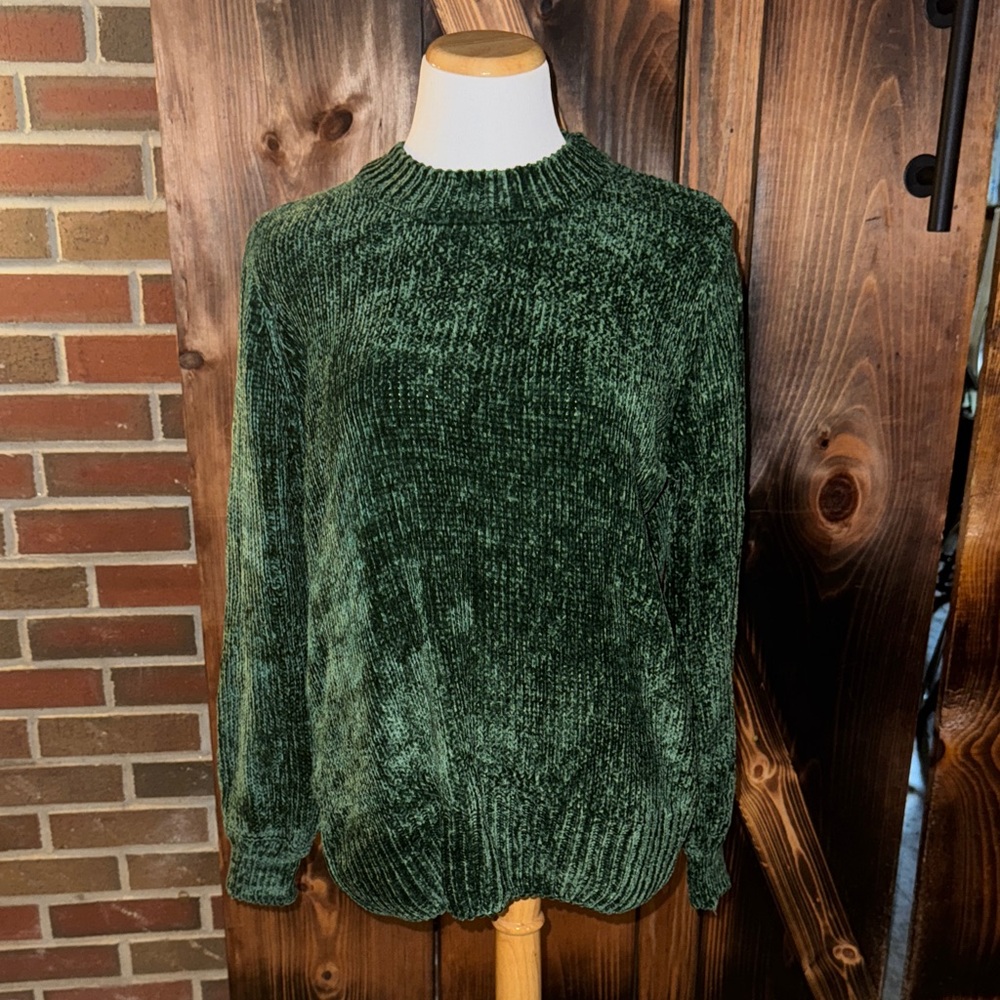Zenana Outfitters Forest Green Chenille Top
